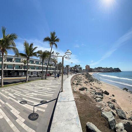 Hotel La Siesta Malecon Масатлан Экстерьер фото