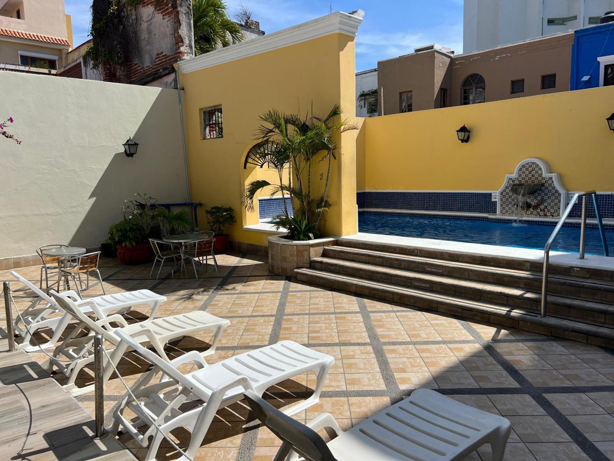 Hotel La Siesta Malecon Масатлан Экстерьер фото