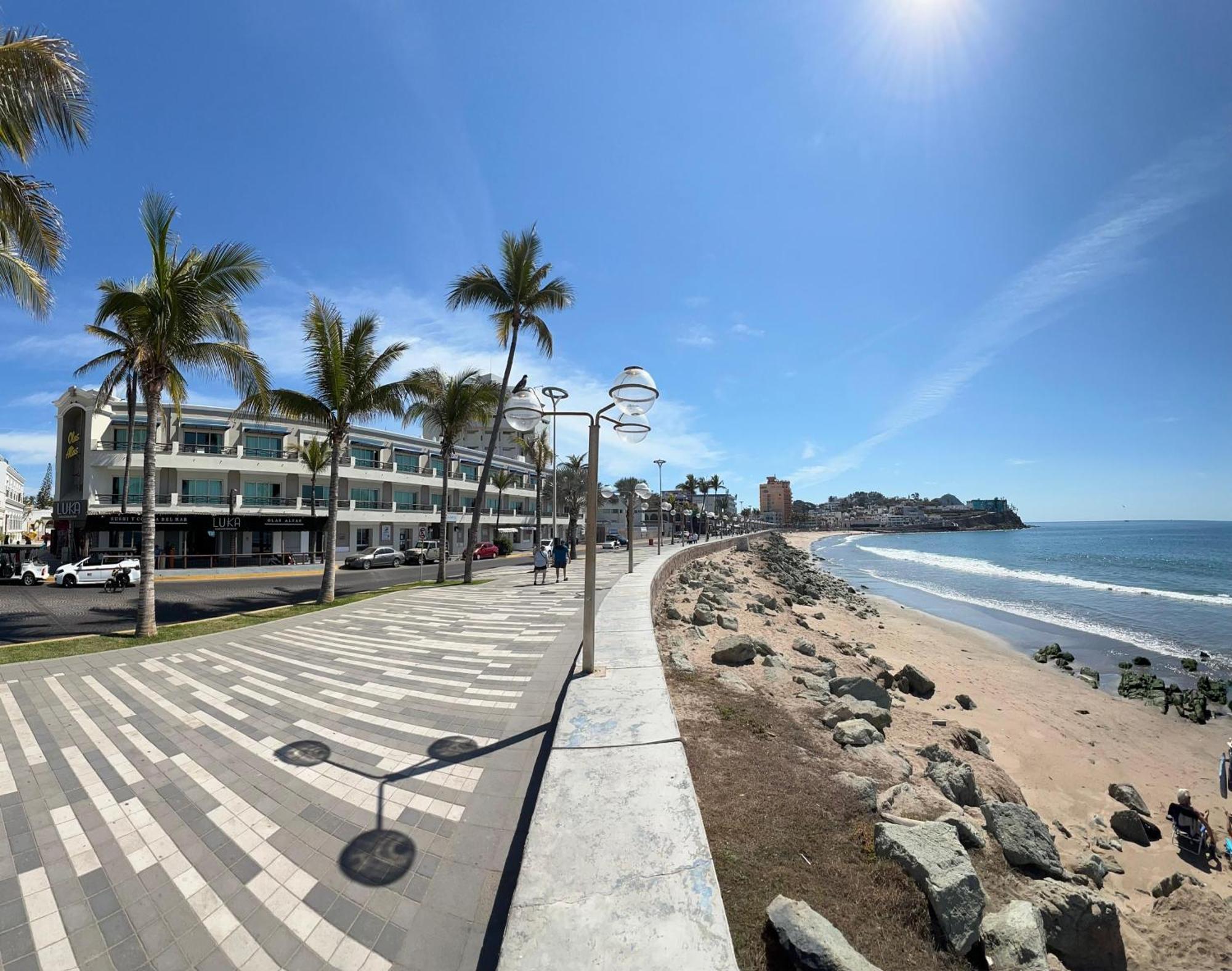 Hotel La Siesta Malecon Масатлан Экстерьер фото