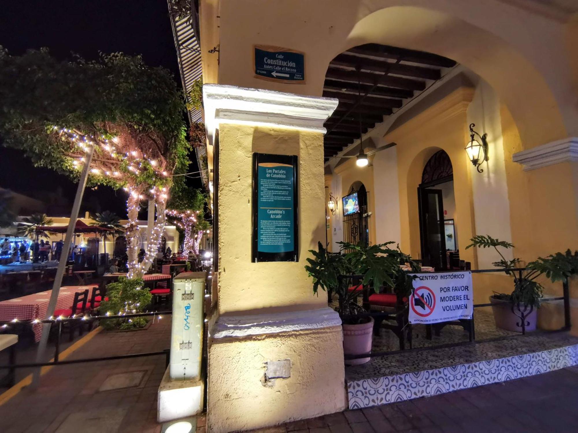 Hotel La Siesta Malecon Масатлан Экстерьер фото