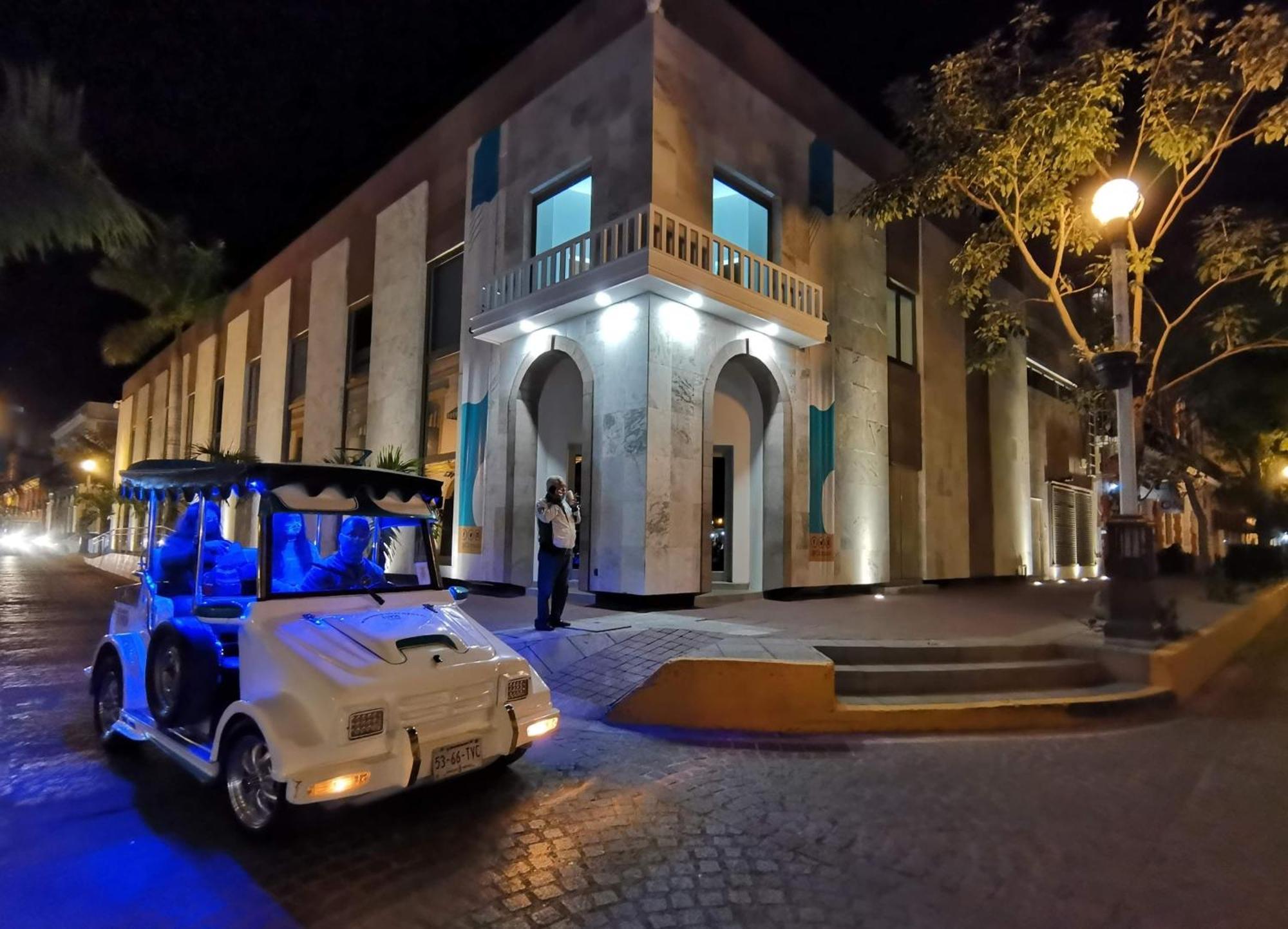 Hotel La Siesta Malecon Масатлан Экстерьер фото